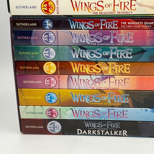Wings of Fire: The Complete Collection Series Set Paperback 1-14 +2 Bonus Books - Foto 5 di 12