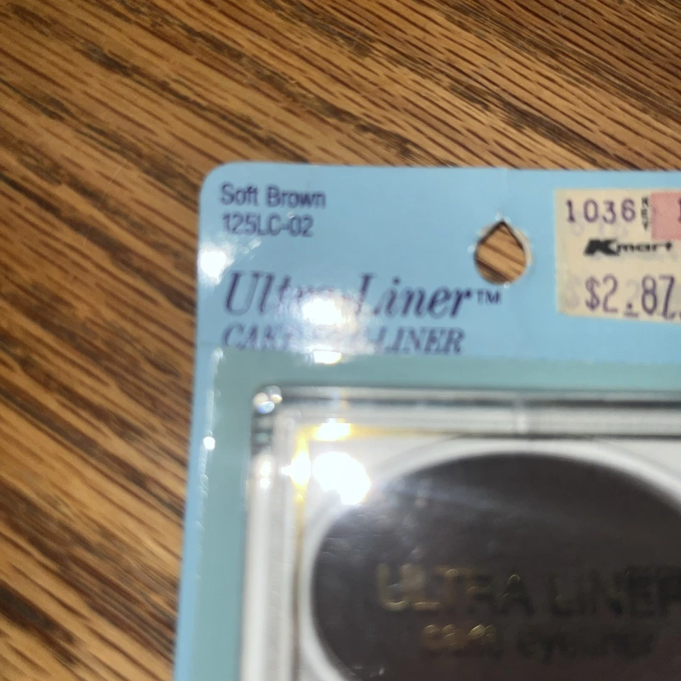 Delineador de ojos Maybelline Ultra Liner de colección 125LC-02 EE. UU. Nuevo Foto 2 de 4
