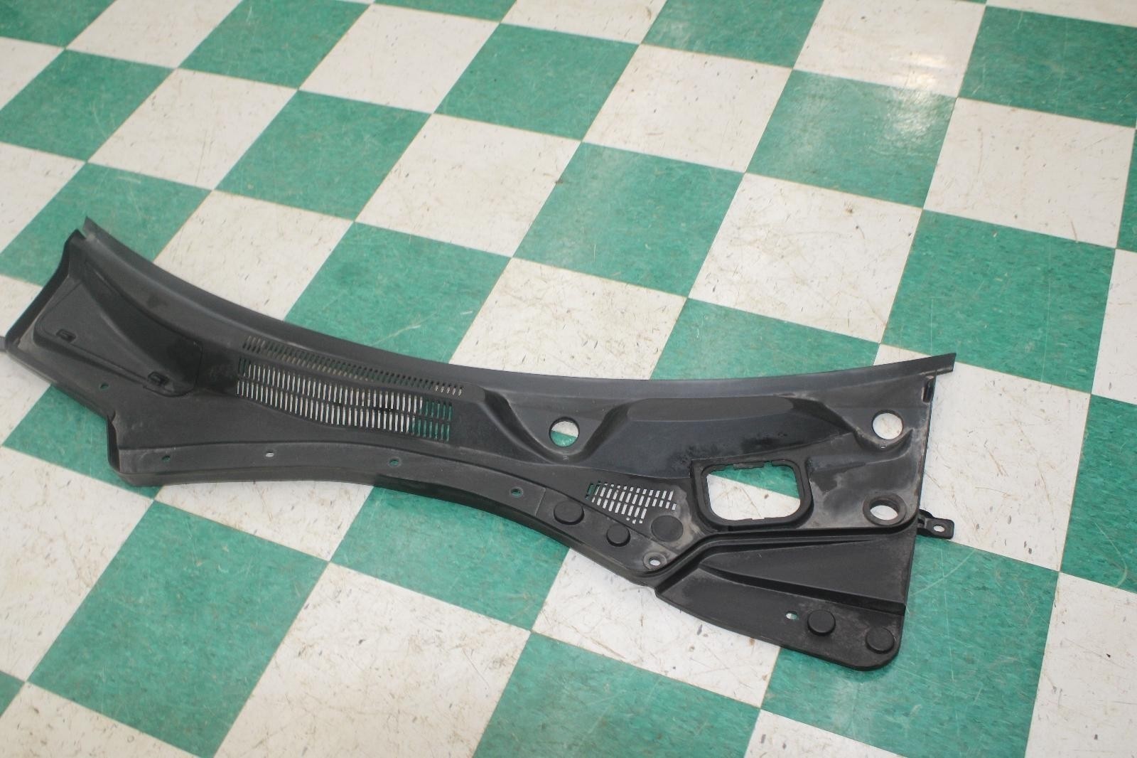 14-19 Ghibli Front End Windshield Wiper Cowl Vent Trim Unit OEM OE WTY Factory