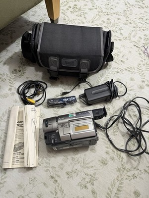 Sony Handycam CCD-TRV67 Hi-8 Video Camcorder With Batt, Cables, Case, Manual