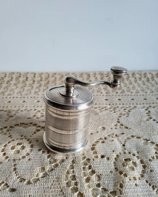 Moulin à poivre cylindrique en bois peint, Made in Italy