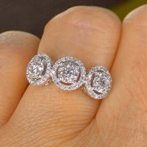 Banda de boda eterna de diamantes de corte redondo de 3,00 quilates enchapada en oro blanco 14 K - Imagen 1 de 7