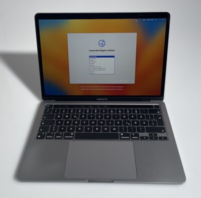 Apple MacBook Pro 13'' M1 2020 Retina 8GB RAM 256GB SSD Grau MwSt. #D09