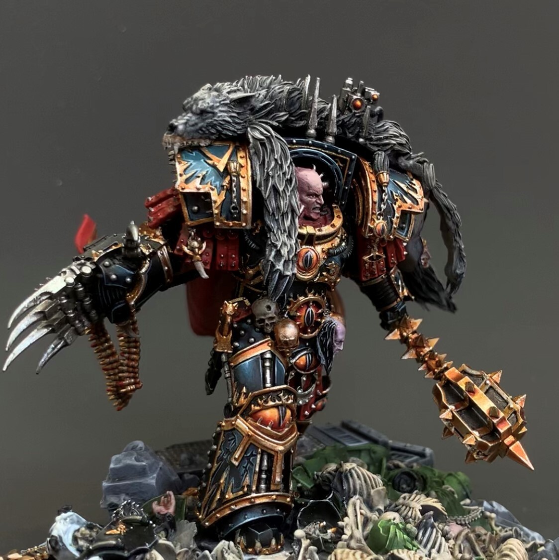 Primarch Horus Ascended Warhammer the Horus Heresy pro