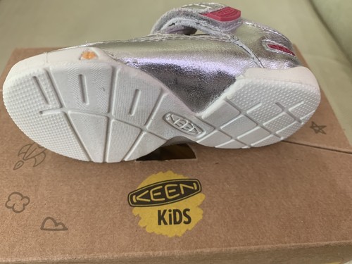 Neu im Karton Keen Pep Fisherman silberne lebhafte Kleinkindgröße Sandale/Schuhgröße 4 - Bild 4 von 7
