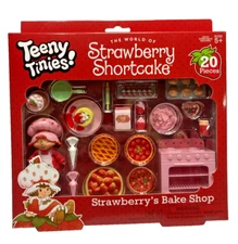Teenie Tinies Strawberry Shortcakes Bake Shop Playset 20 Pieces