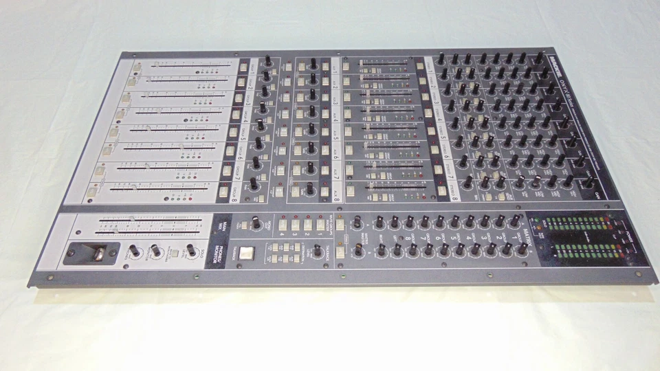 MACHIE ONYX 4080  AUX/GROUP MASTER Center Console /Mixing Desk 80 Series - Image 3 of 4