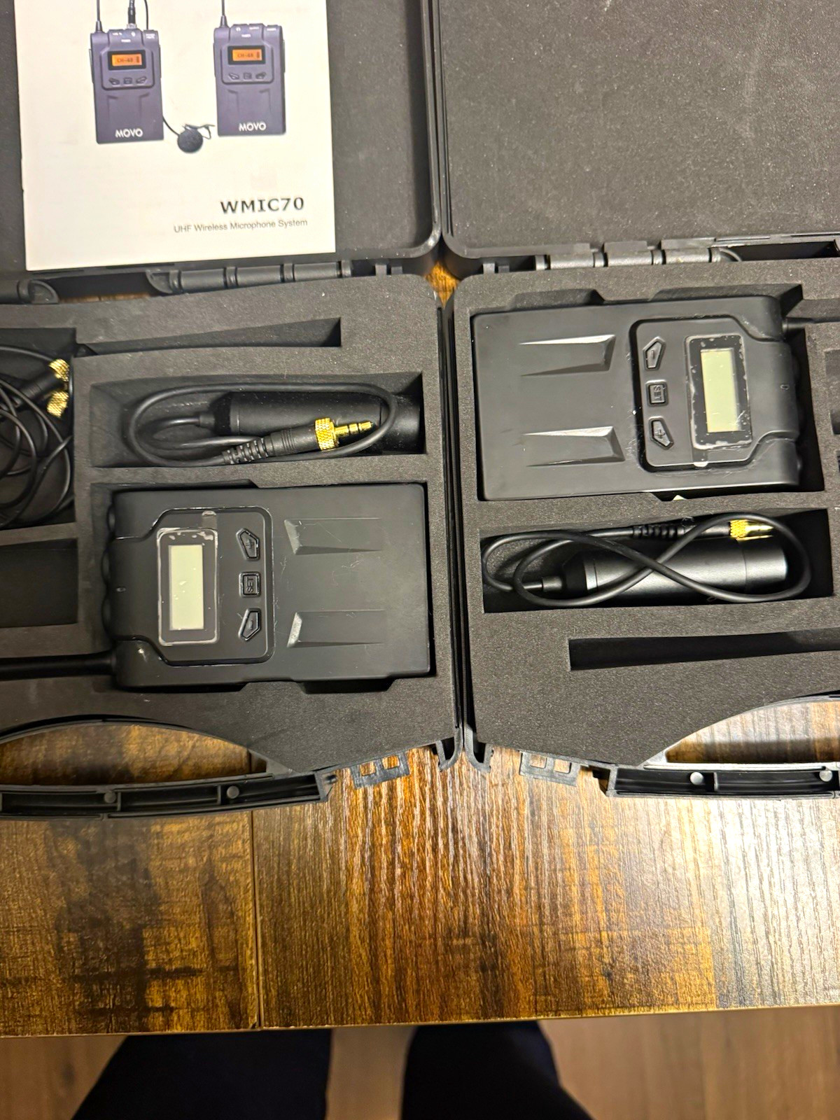 Pair of Movo WMIC70 UHF Wireless Lavalier Microphone System   Case Black