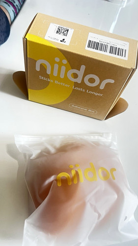 Niidor Strapless Self-Adhesive Push-Up Bra Front Closure Beige One Size