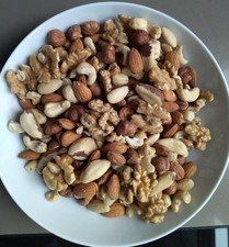 feine Nussmischung mit Mandeln, Haselnuß, Paranuß, Pekannuß & Cashewkernen 1 kg