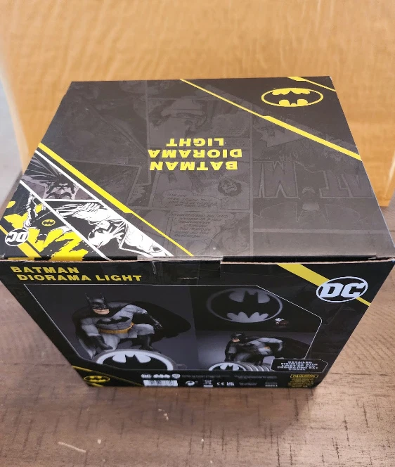 DC SUPER HEROES BATMAN FIGURINE BAT SIGNAL USB PROJECTION LED LAMP - Image 4 of 4