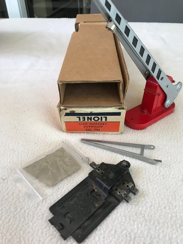 LIONEL Railroad Crossing Gate Train Railway Stop No. 152 with box and insert - Picture 5 of 11