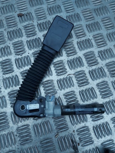 BMW 3 E46 2003 rechts Gurtschloss vorne 8257788