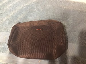 tumi cosmetic case