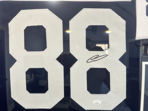 Custom jersey Everything is sewn on Hand-signed by CeeDee Lamb. - Picture 6 of 6