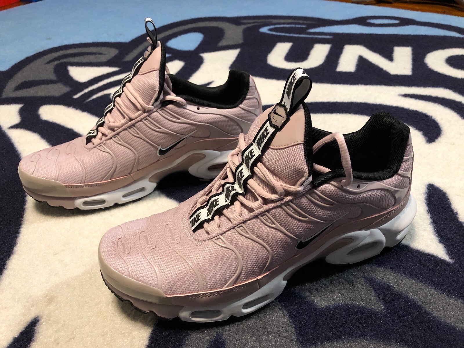 nike air max plus particle pink