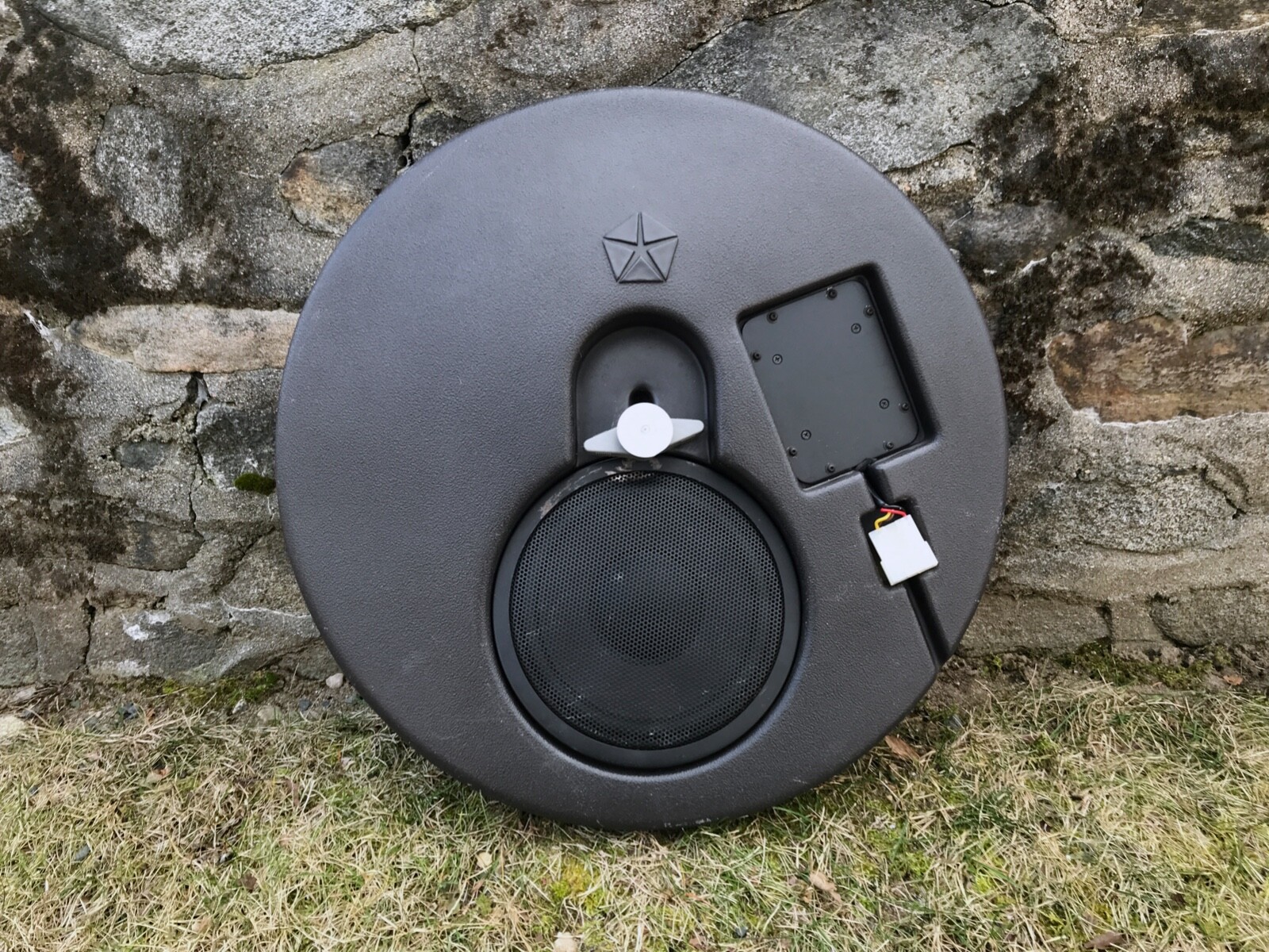 Jeep Cherokee XJ OEM Spare Tire Subwoofer Enclosure eBay