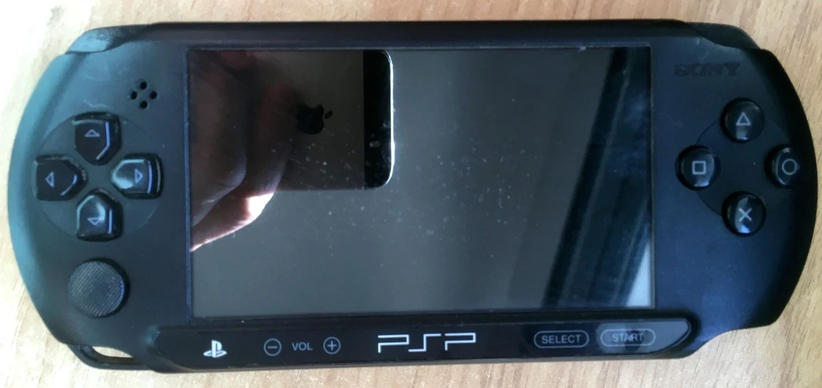 Console Sony PSP E-1004 Street - Noir - PAL - Occasion Avec Chargeur