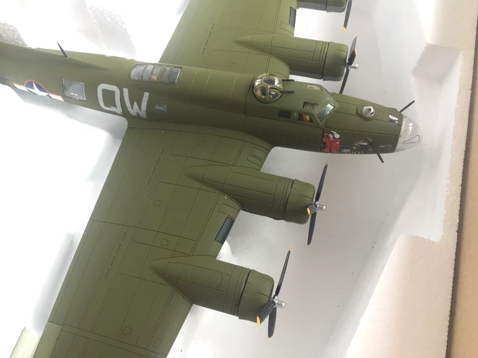 Corgi AA33310 Boeing B-17F Zoot Suiters 412th BS/95 BG 1943 Sights Sounds Ltd Ed - Image 4 of 4