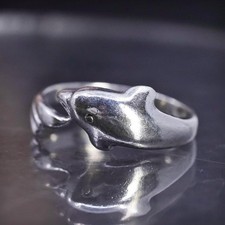 size 7, vintage southwestern sterling silver 925 handmade dolphin band ring