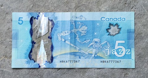 2013 Canada Banknote $5 Five Dollar Polymer #777 - Picture 2 of 2