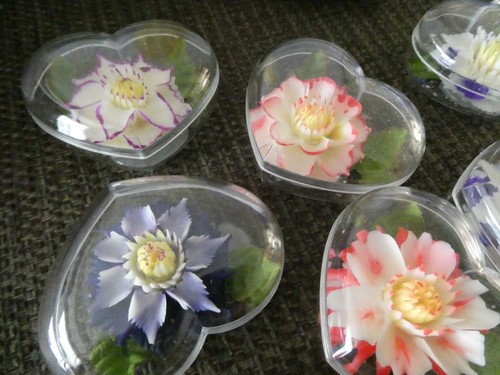 Beautiful hand crafted wax flowers, scented.NEW see photos - Picture 7 of 7