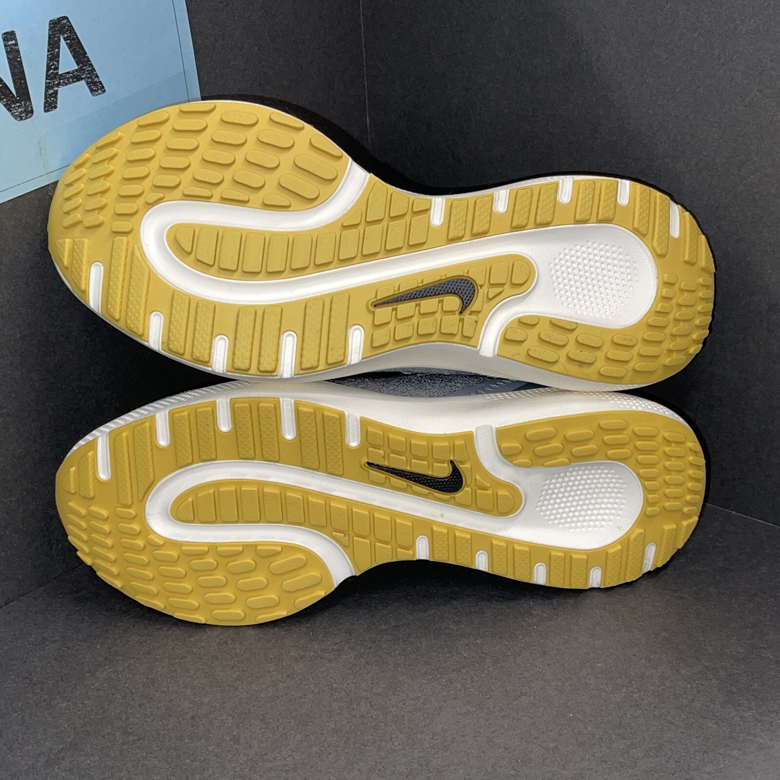 Nike React Escape RN Flyknit Grey Metallic Gold DC4269-003 Women's 9.5 Men's 8 image 8