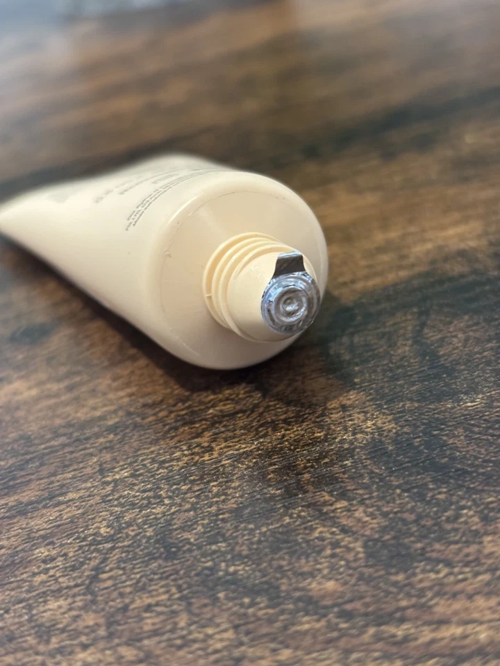 10x IT Cosmetics Confidence in a Cleanser - Tamaño de viaje - 0,6 oz ea - 6 oz TOTAL Foto 4 de 4