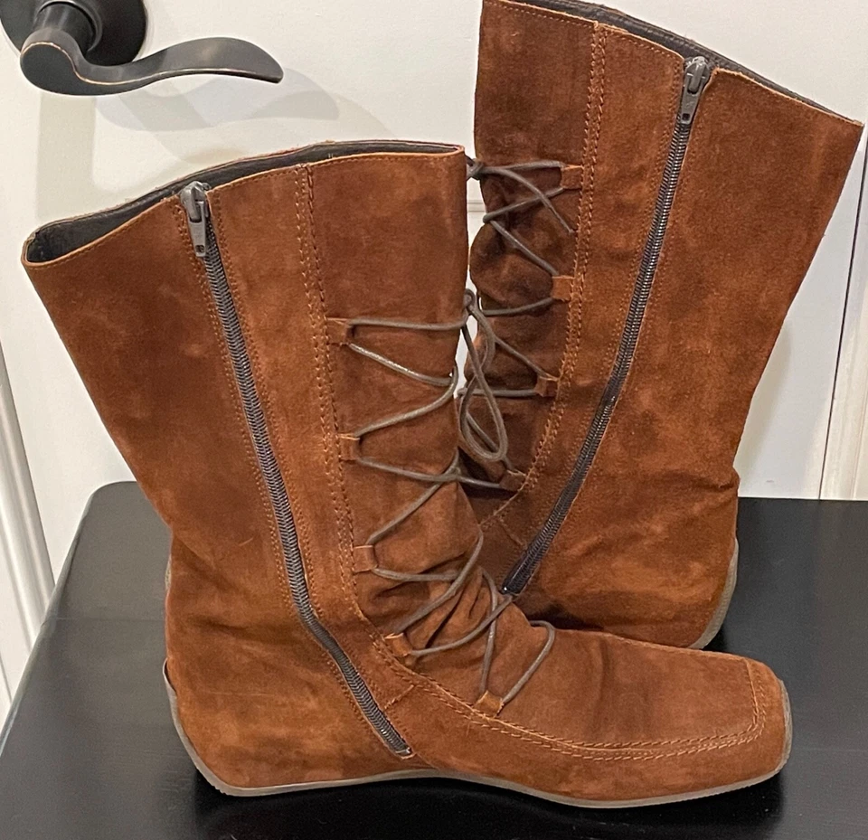 Botas de invierno de gamuza marrón para mujer con cremallera y cordones a media pantorrilla excelente estado Foto 2 de 4