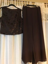 Real Comfort Two Piece Set Top Pants/skirt Brown Size 10