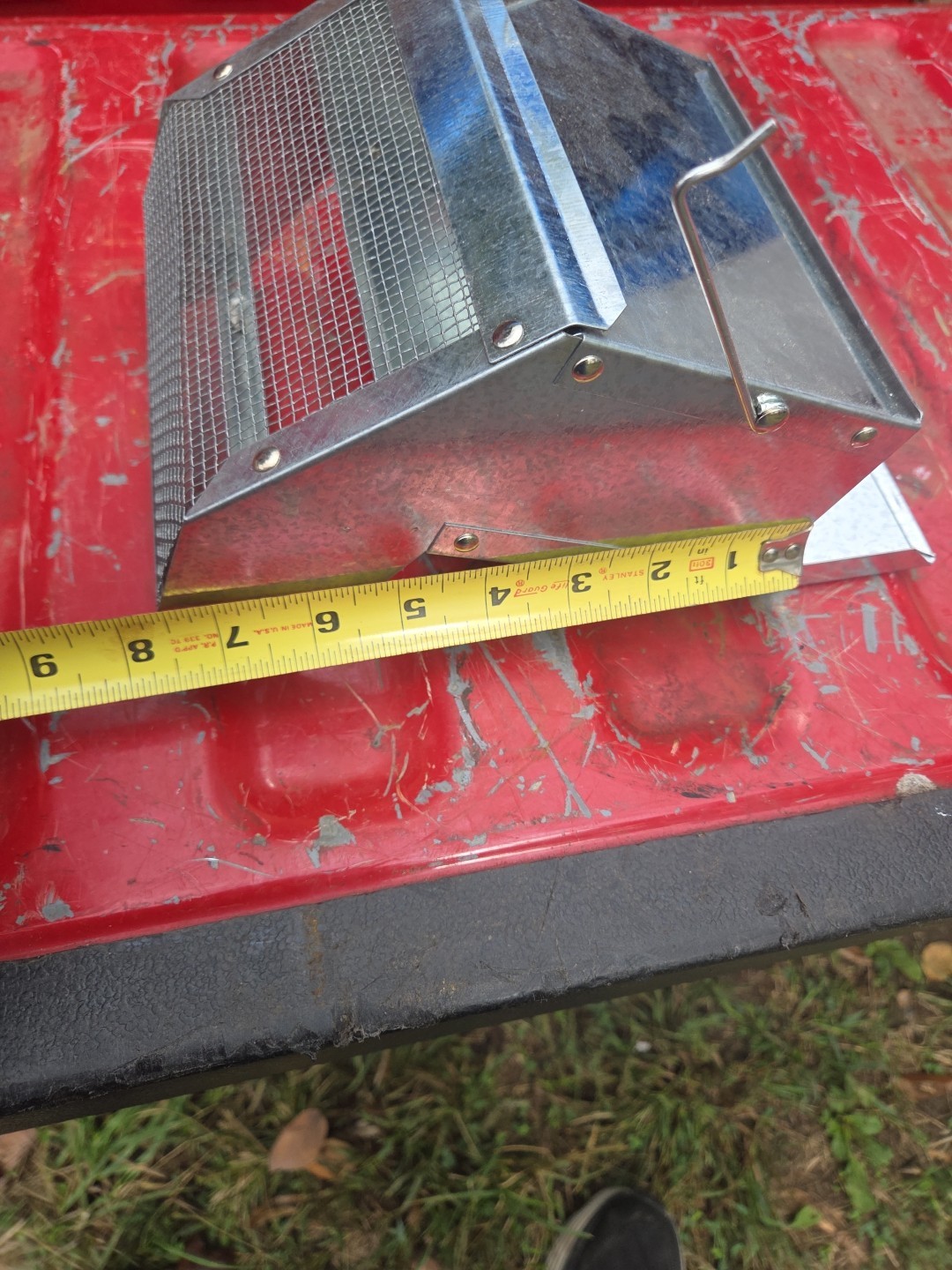 PET LODGE CHEW RUST RESISTANT SMALL ANIMAL RABBIT CAGE FEEDER MILLER MFG. AF7SL