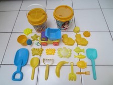 CHILDRENS  PLAYSCHOOL/BEACH TOYS - YELLOW/BLUE - BOX D