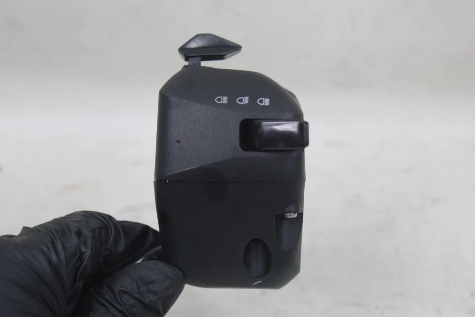 Aprilia RSV4 1100 21-25 Tuono RS660 OEM Left Headlight Blinker Control Switch - Image 4 of 4