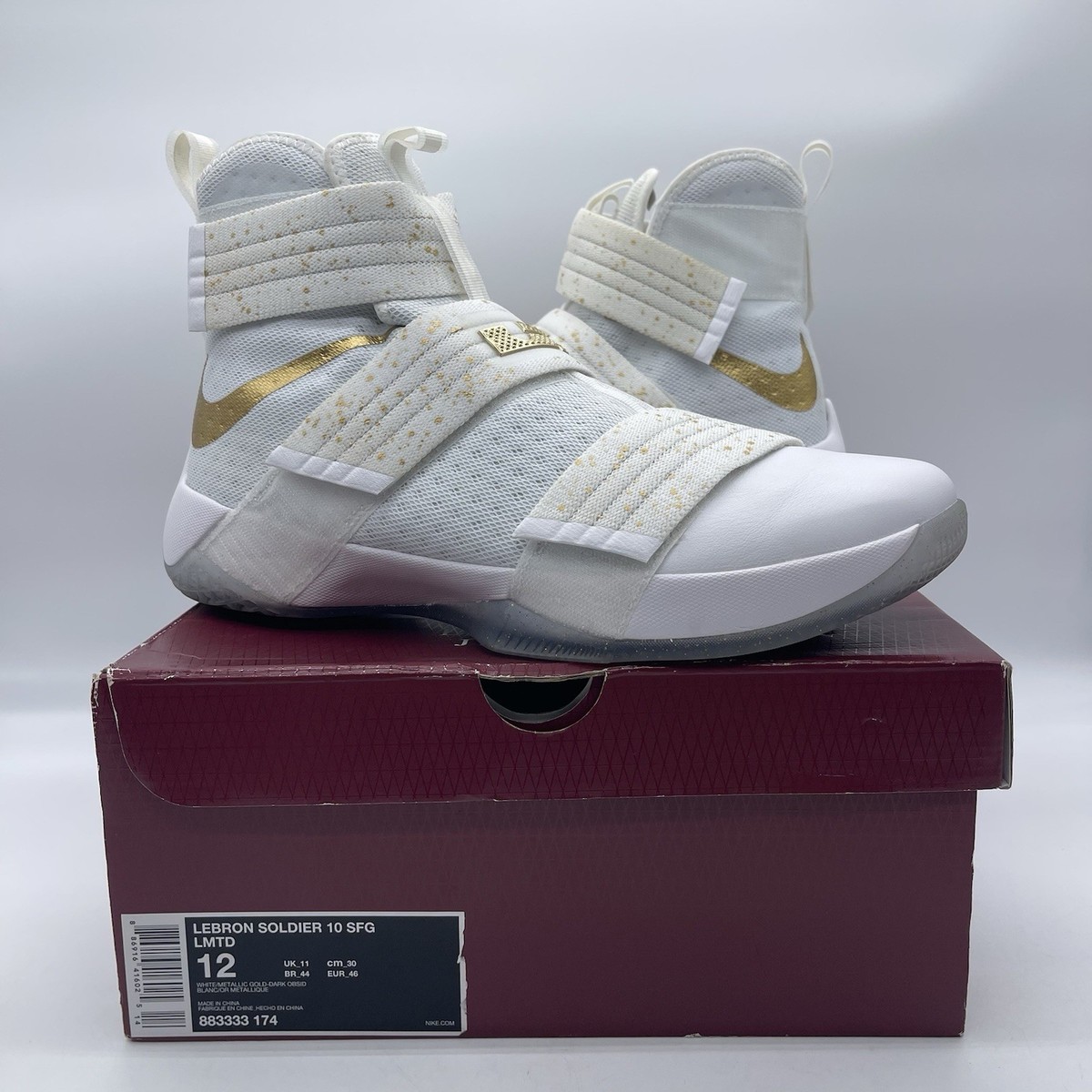 Nike 883333-174 LeBron Soldier 10 Men's Size 12 Basketball Shoes