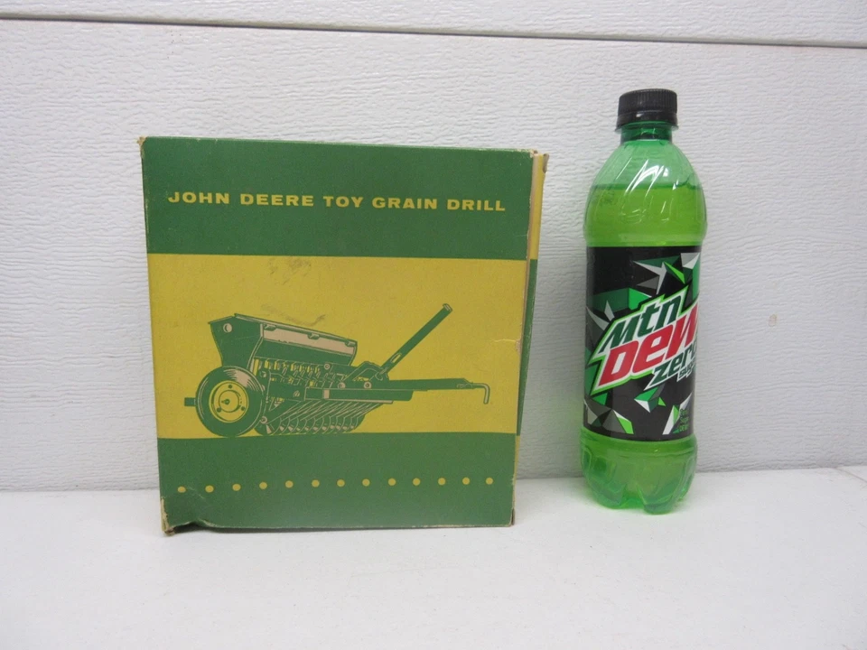 John Deere Farm Toy Tru Scale Eska Grain Drill Mint in Original Box - Image 2 of 4