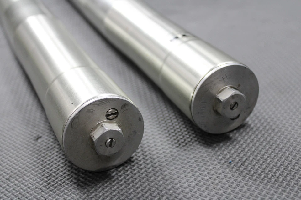 2002 KAWASAKI KX250 OEM KYB 48 ММ ПРАВАЯ ЛЕВАЯ ПЕРЕДНЯЯ ПОДВЕСКА ВИЛКИ АМОРТИЗАТОРЫ  - Изображение 2 из 4