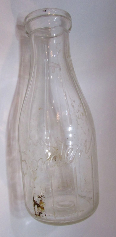 Antique 1910s Borden's Cursive Embossed Vertical Ribbed One Qt Glass Milk Bottle