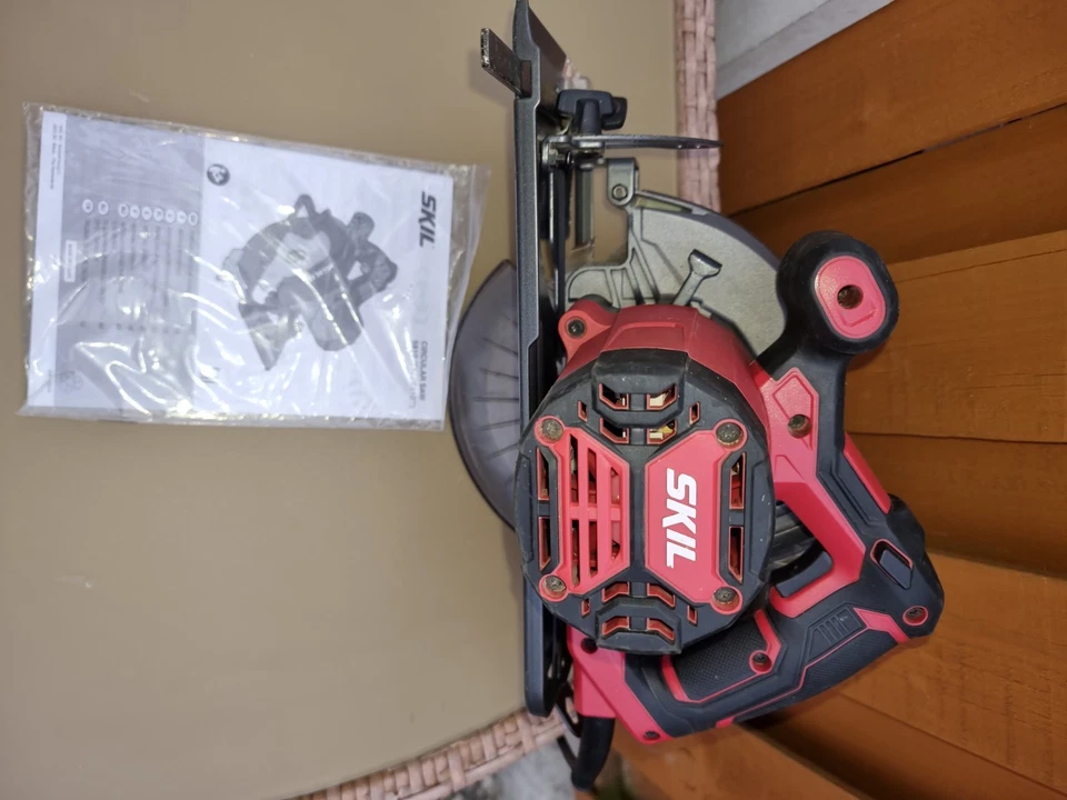Skil SW1U581003 Circular Saw 230V-240V 1250W..184mm Blade - Image 4 of 4