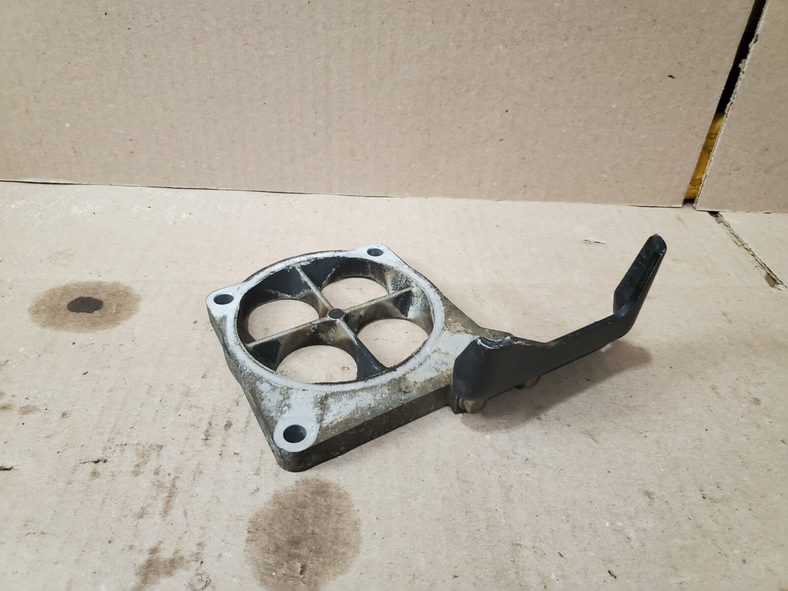 9097 nissan hardbody d21 oem ka24e 2.4 throttle body spacer plate OEM