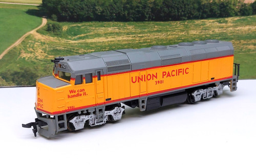 Life-Like 8676 H0 Diesellok F40PH der Pacific Union Gleichstrom Analog | Zustand: Gebraucht
