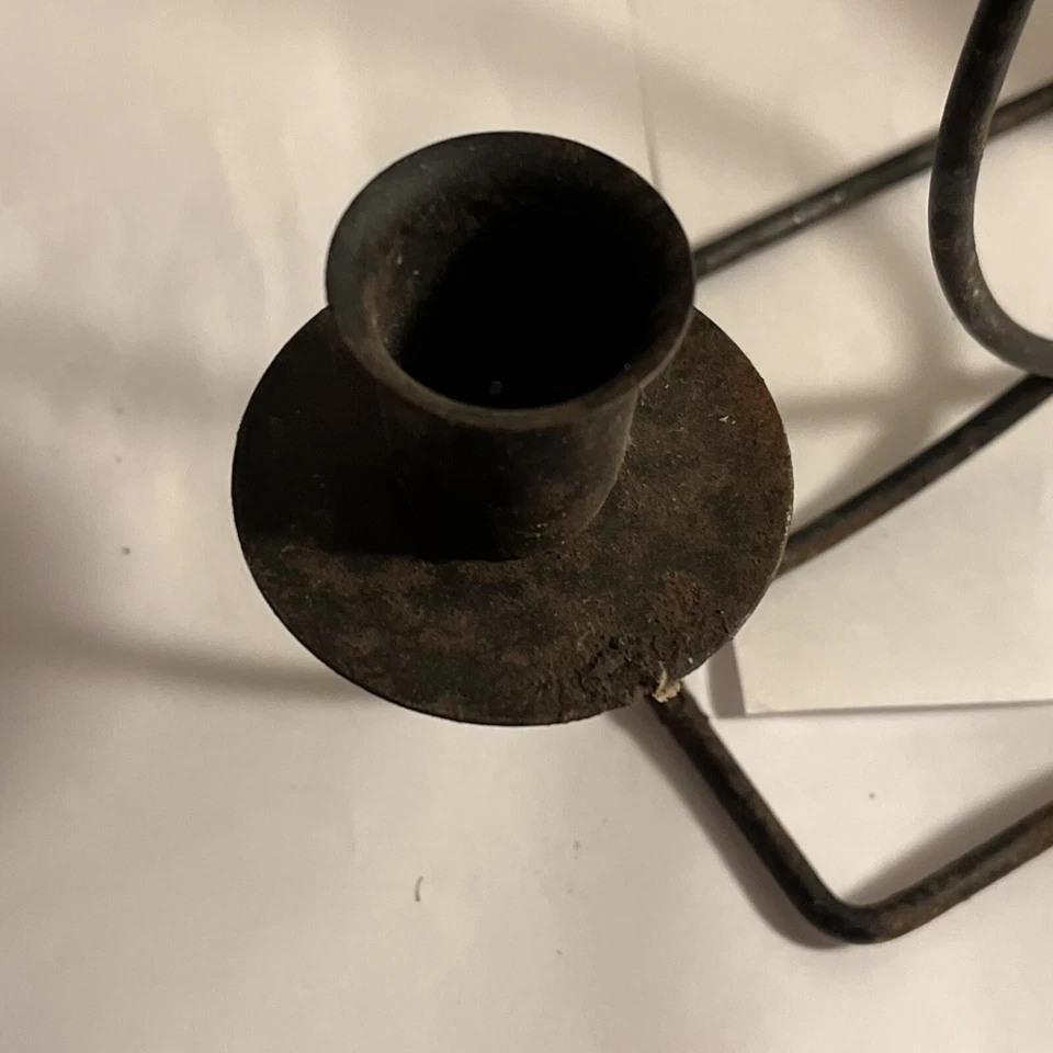 Antiguo centro de mesa portavelas de hierro forjado 2 TAPER / candelabro arte popular rústico Foto 2 de 4