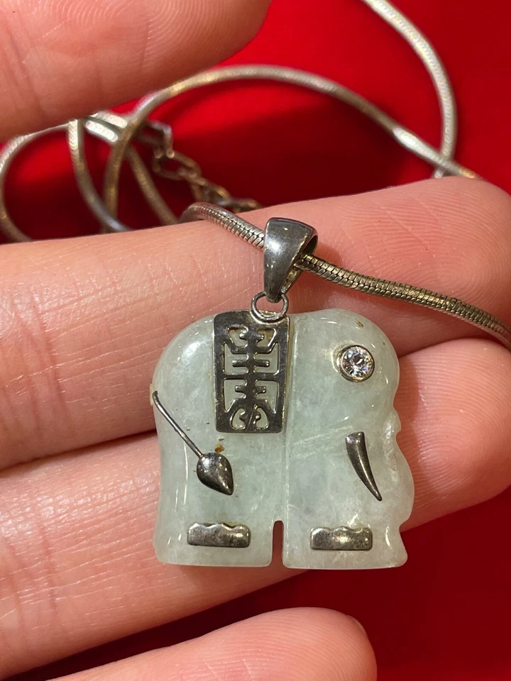 Vint Argento Sterling Verde Celadon Intagliato Giadeite Giada Elefante Collana - Immagine 2 di 4