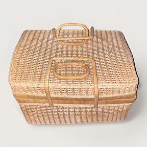 Large Vintage Wicker Picnic Basket with Handles 18.5"