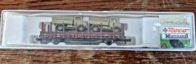 Roco N 935 - Flachwagen Militärtransport mit zwei LKWs