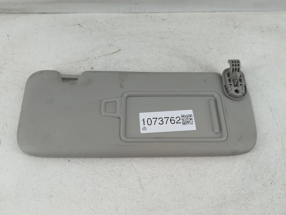 Volvo V60 2018 pasajero parasol espejo parasol derecho gris J9UZA Foto 3 de 4