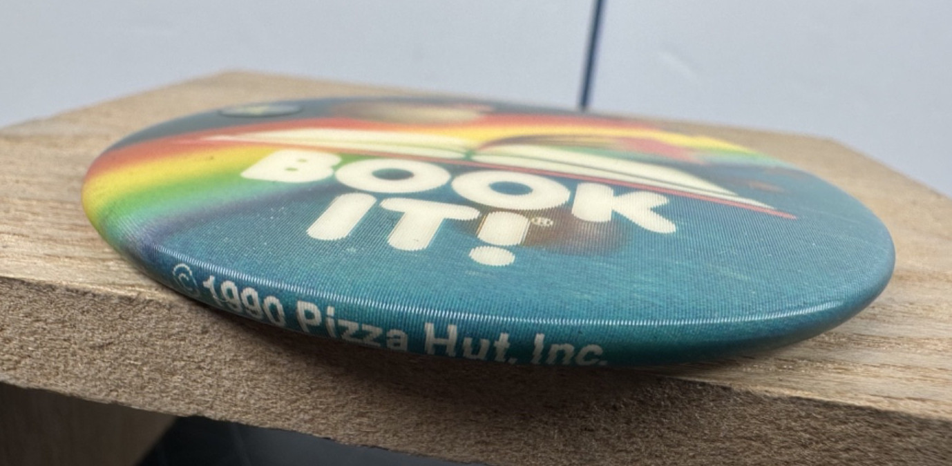 Pizza Hut Book It! 3" Lenticular Reading Promotional Button Pin - Vintage 1990