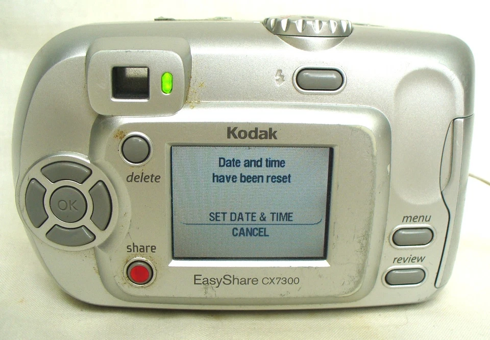 Kodak EasyShare CX7300 3.2 MP Digital Camera Silver - Image 3 of 4