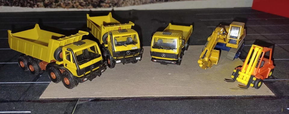 KIBRI 1/87 CAMIONS MERCEDES x 3 expl. & EXCAVATRICE WIKING & CLARK /Petit Prix. - Photo 1/4