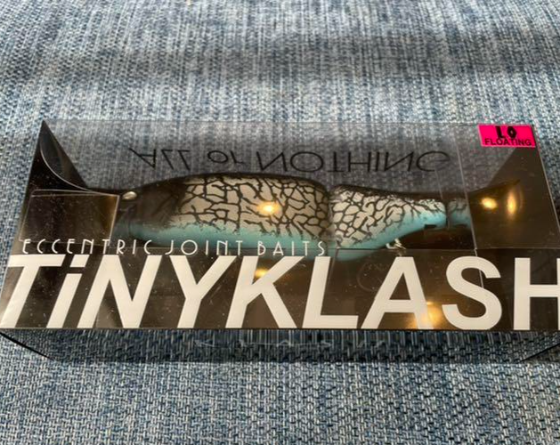 DRT Tiny KLASH Big Bass Red 2 Oz – Leurre Flottant Souple Made In Japan Pour Gros Poissons