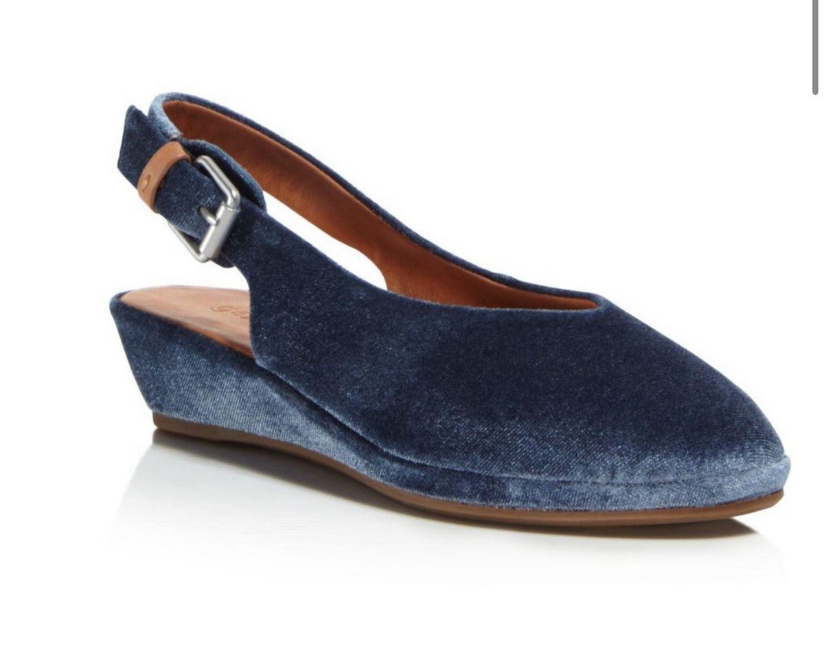 Gentle Souls by Kenneth Cole Noemi Blue Velvet Slingback Demi